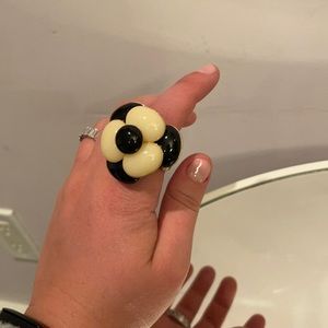 Black and white flower ring
